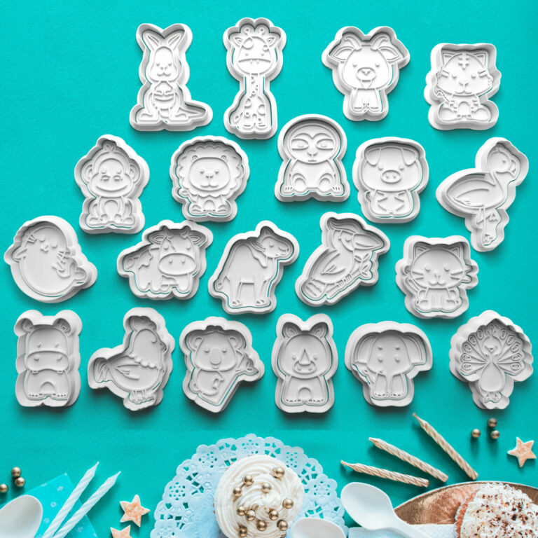 sada vykrajovačky a vykrajovátka s pečiatkou