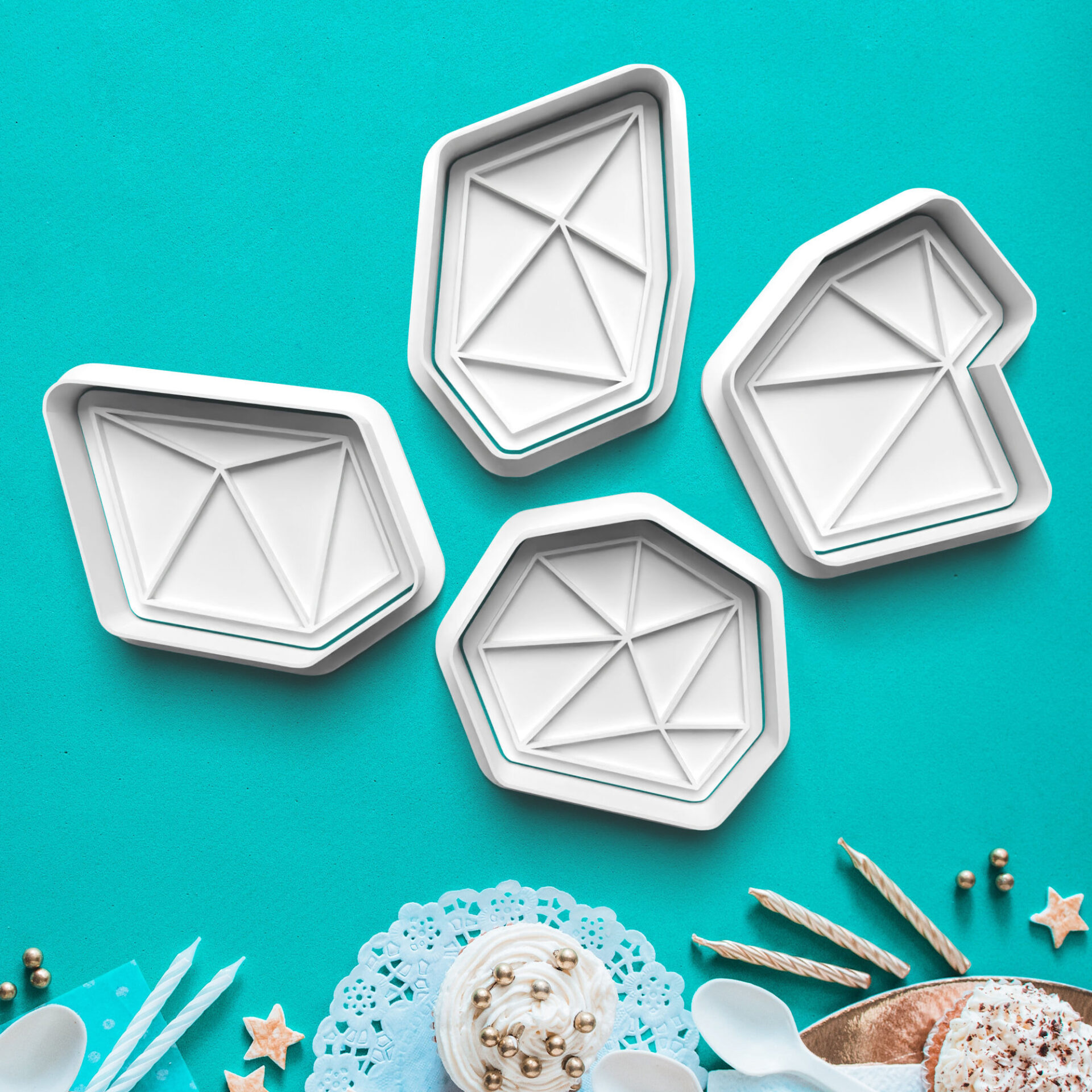 0678_SET tvary sada 4ks vykrajovačiek s pečiatkou – obrázok 1