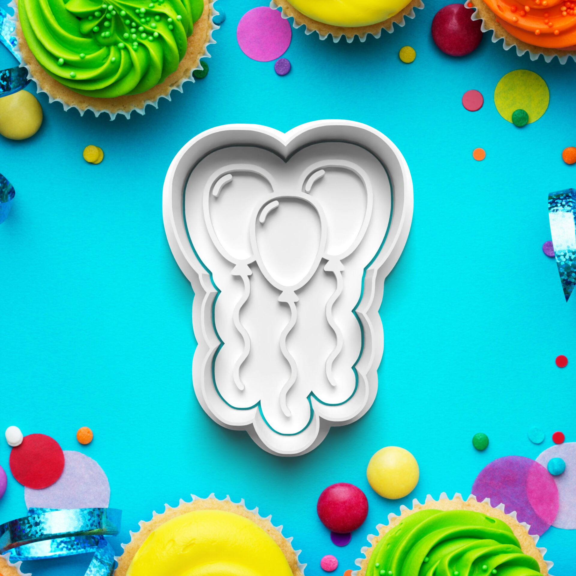 0421 4 narodeniny vykrajovátko s pečiatkou – obrázok 1