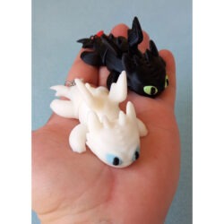 3D tlačená postavička Prívesok BEZZUBKA a BESKA Night Fury a Light Fury z rozprávky Ako si vycvičiť draka