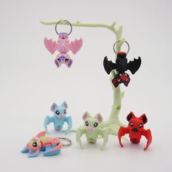 3D tlačený prívesok – kľúčenka netopier so zubami